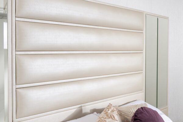 OLIVER _ SONS UPHOLSTERED MIRROR BED - Image 4
